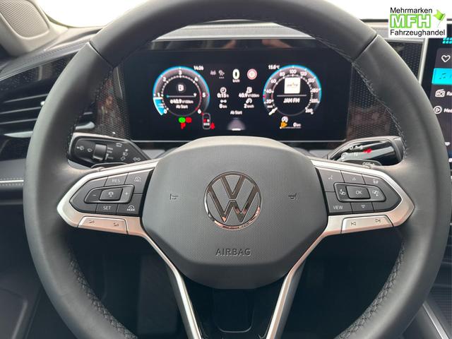Volkswagen / Passat Variant / Schwarz / / / DSG+AHK+MASSAGE+NAVI+ACC+KAMERA+LED+17 ALU