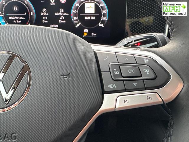 Volkswagen / Passat Variant / Schwarz / / / DSG+AHK+MASSAGE+NAVI+ACC+KAMERA+LED+17 ALU