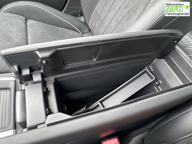 Volkswagen / Passat Variant / Grau / / / DSG+AHK+MASSAGE+NAVI+ACC+KAMERA+LED+17 ALU