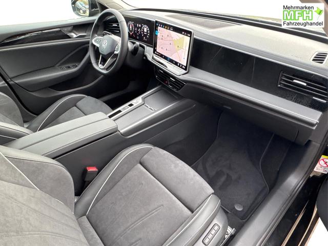 Volkswagen / Passat Variant / Schwarz / / / DSG+AHK+MASSAGE+NAVI+ACC+KAMERA+LED+17 ALU