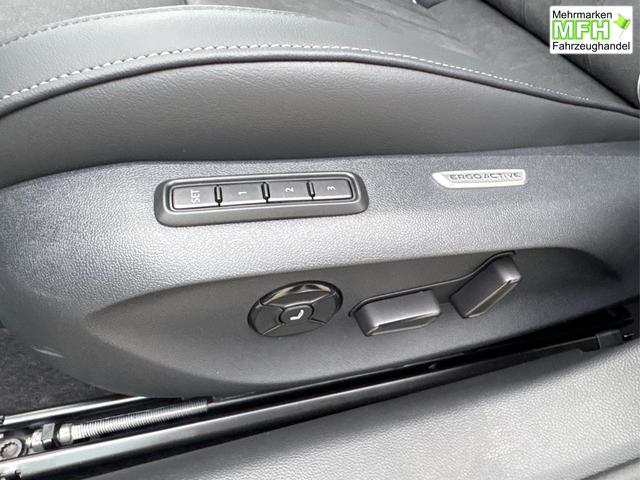 Volkswagen / Passat Variant / Grau / / / DSG+AHK+MASSAGE+NAVI+ACC+KAMERA+LED+17 ALU