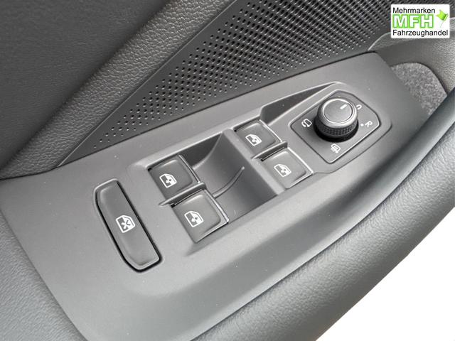 Volkswagen / Passat Variant / Grau / / / DSG+AHK+MASSAGE+NAVI+ACC+KAMERA+LED+17 ALU