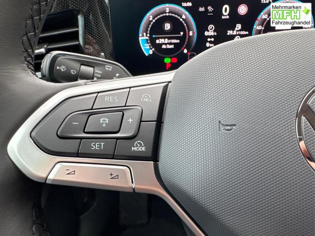 Volkswagen / Passat Variant / Grau / / / DSG+AHK+MASSAGE+NAVI+ACC+KAMERA+LED+17 ALU