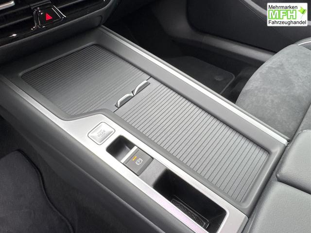 Volkswagen / Passat Variant / Grau / / / DSG+AHK+MASSAGE+NAVI+ACC+KAMERA+LED+17 ALU