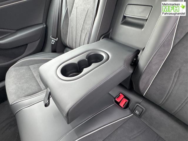 Volkswagen / Passat Variant / Grau / / / DSG+AHK+MASSAGE+NAVI+ACC+KAMERA+LED+17 ALU