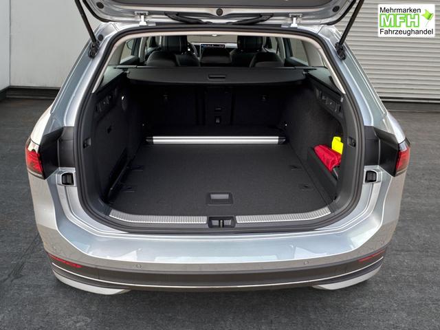 Volkswagen / Passat Variant / Silber / / / DSG+AHK+MASSAGE+NAVI+ACC+KAMERA+LED+17 ALU