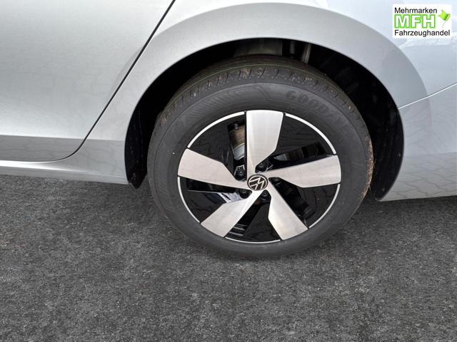 Volkswagen / Passat Variant / Silber / / / DSG+AHK+MASSAGE+NAVI+ACC+KAMERA+LED+17 ALU