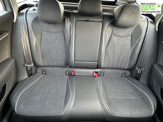 Volkswagen / Passat Variant / Silber / / / DSG+AHK+MASSAGE+NAVI+ACC+KAMERA+LED+17 ALU