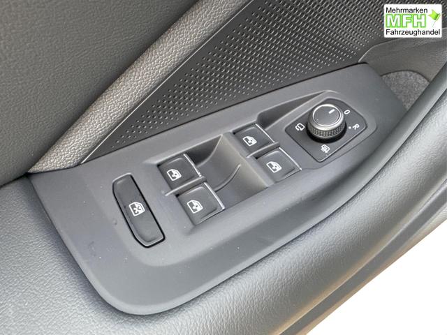 Volkswagen / Passat Variant / Silber / / / DSG+AHK+MASSAGE+NAVI+ACC+KAMERA+LED+17 ALU