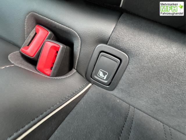 Volkswagen / Passat Variant / Silber / / / DSG+AHK+MASSAGE+NAVI+ACC+KAMERA+LED+17 ALU