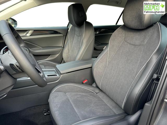 Volkswagen / Passat Variant / Grau / / / DSG+AHK+MASSAGE+NAVI+ACC+KAMERA+LED+17 ALU