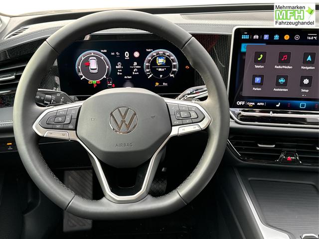 Volkswagen / Passat Variant / Grau / / / DSG+AHK+MASSAGE+NAVI+ACC+KAMERA+LED+17 ALU