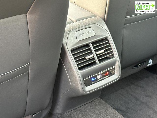 Volkswagen / Passat Variant / Grau / / / DSG+AHK+MASSAGE+NAVI+ACC+KAMERA+LED+17 ALU