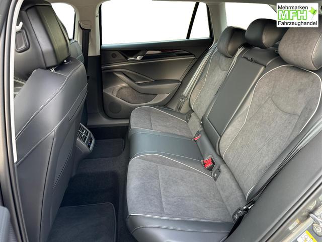 Volkswagen / Passat Variant / Grau / / / DSG+AHK+MASSAGE+NAVI+ACC+KAMERA+LED+17 ALU