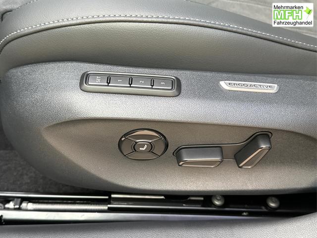 Volkswagen / Passat Variant / Grau / / / DSG+AHK+MASSAGE+NAVI+ACC+KAMERA+LED+17 ALU