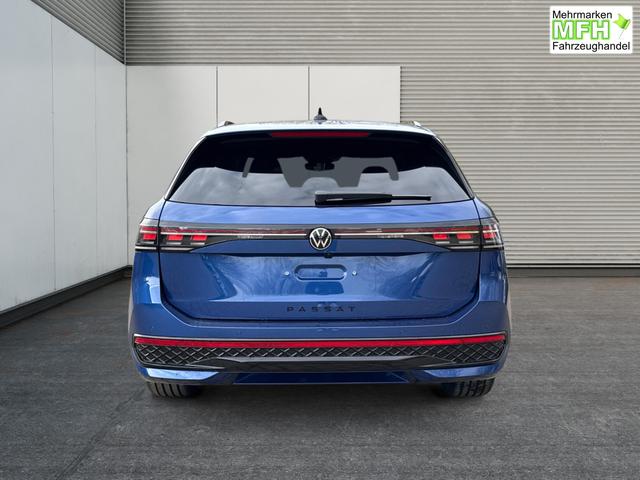 Volkswagen / Passat Variant / Blau / / / 4WD+BLACK+PANO+AHK+DCC+MATRIX+HARMAN