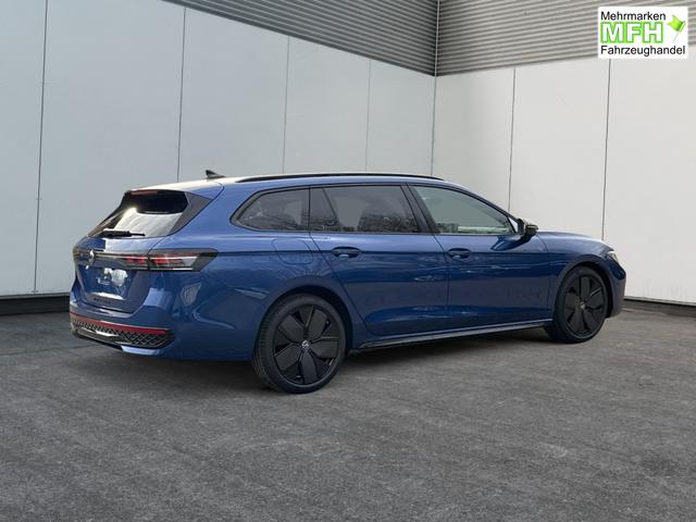 Volkswagen / Passat Variant / Blau / / / 4WD+BLACK+PANO+AHK+DCC+MATRIX+HARMAN