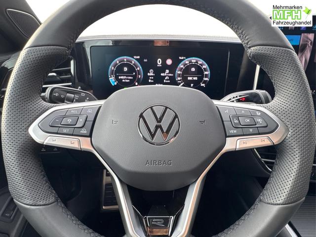 Volkswagen / Passat Variant / Blau / / / 4WD+BLACK+PANO+AHK+DCC+MATRIX+HARMAN