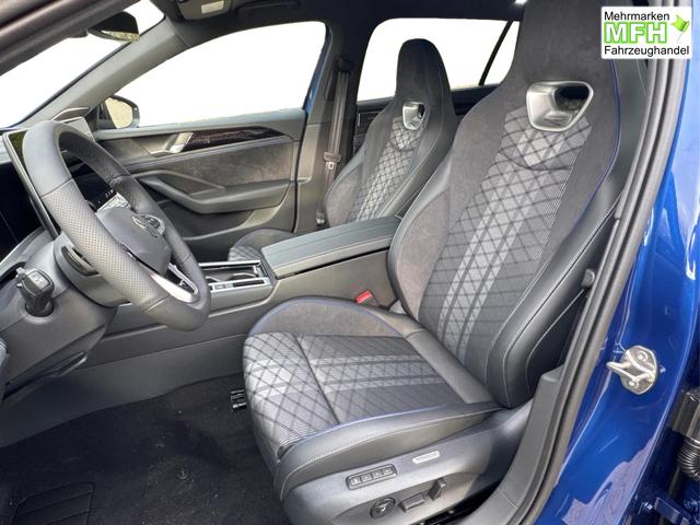 Volkswagen / Passat Variant / Blau / / / 4WD+BLACK+PANO+AHK+DCC+MATRIX+HARMAN