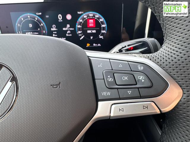 Volkswagen / Passat Variant / Blau / / / 4WD+BLACK+PANO+AHK+DCC+MATRIX+HARMAN