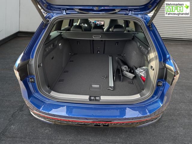 Volkswagen / Passat Variant / Blau / / / 4WD+BLACK+PANO+AHK+DCC+MATRIX+HARMAN