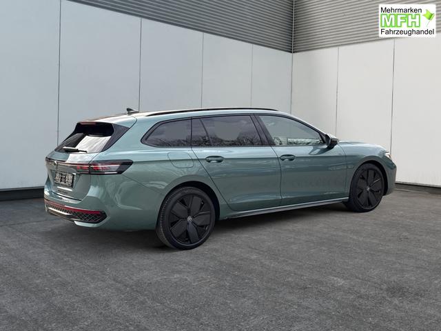 Volkswagen / Passat Variant / Gr&uuml;n / / / 4WD+BLACK+PANO+AHK+DCC+MATRIX+HARMAN