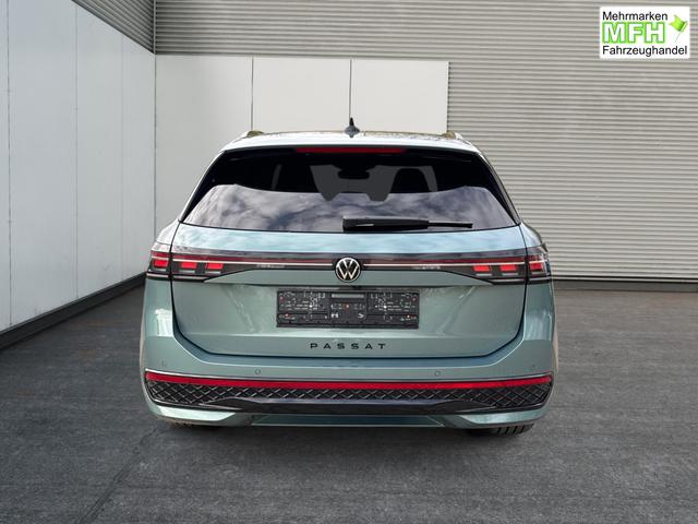Volkswagen / Passat Variant / Gr&uuml;n / / / 4WD+BLACK+PANO+AHK+DCC+MATRIX+HARMAN
