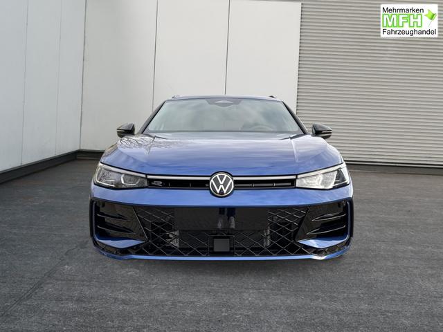Volkswagen / Passat Variant / Blau / / / 4WD+BLACK+PANO+AHK+DCC+MATRIX+HARMAN