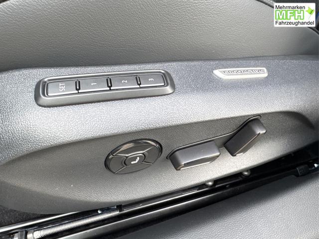 Volkswagen / Passat Variant / Gr&uuml;n / / / 4WD+BLACK+PANO+AHK+DCC+MATRIX+HARMAN