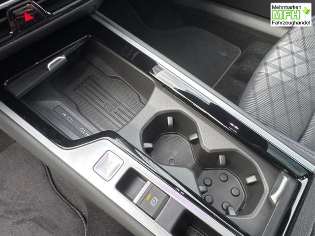 Volkswagen / Passat Variant / Gr&uuml;n / / / 4WD+BLACK+PANO+AHK+DCC+MATRIX+HARMAN