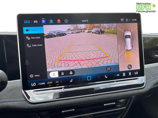 Volkswagen / Passat Variant / Gr&uuml;n / / / 4WD+BLACK+PANO+AHK+DCC+MATRIX+HARMAN