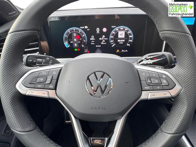 Volkswagen / Passat Variant / Gr&uuml;n / / / 4WD+BLACK+PANO+AHK+DCC+MATRIX+HARMAN