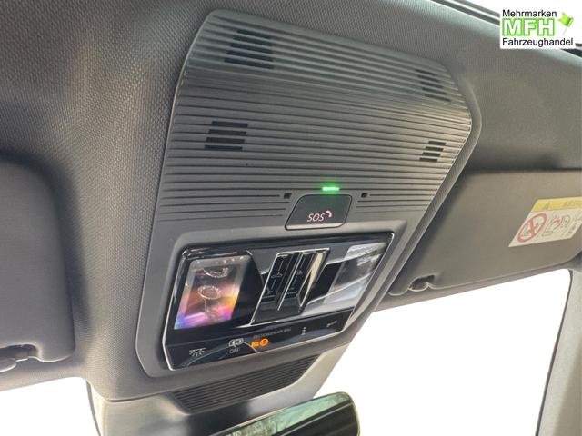 Volkswagen / Passat Variant / Gr&uuml;n / / / 4WD+BLACK+PANO+AHK+DCC+MATRIX+HARMAN