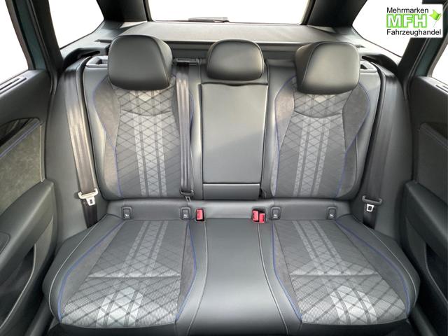 Volkswagen / Passat Variant / Gr&uuml;n / / / 4WD+BLACK+PANO+AHK+DCC+MATRIX+HARMAN