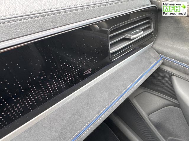 Volkswagen / Passat Variant / Gr&uuml;n / / / 4WD+BLACK+PANO+AHK+DCC+MATRIX+HARMAN