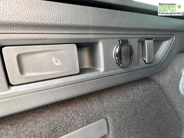 Volkswagen / Passat Variant / Gr&uuml;n / / / 4WD+BLACK+PANO+AHK+DCC+MATRIX+HARMAN