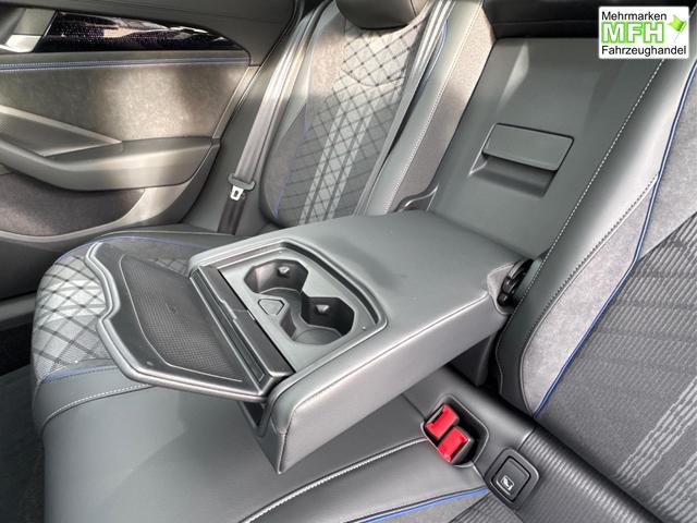 Volkswagen / Passat Variant / Gr&uuml;n / / / 4WD+BLACK+PANO+AHK+DCC+MATRIX+HARMAN