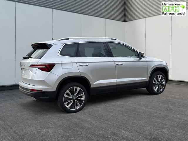 Skoda / Karoq / Silber / / / AHK+KAMERA+EL. HECKKL.+SHZ+ACC+KESSY+18''ALU