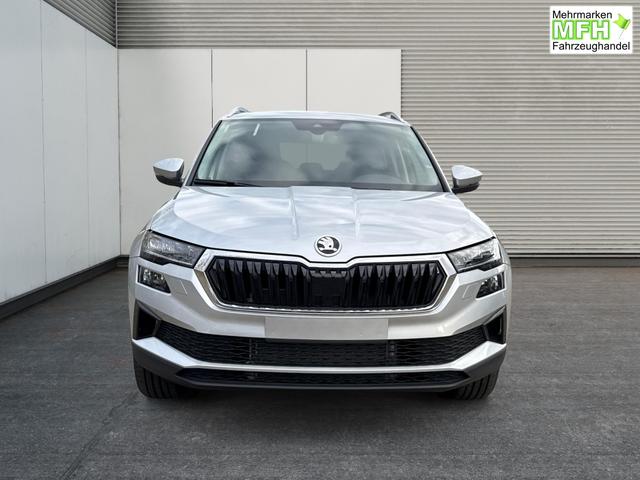 Skoda / Karoq / Silber / / / AHK+KAMERA+EL. HECKKL.+SHZ+ACC+KESSY+18''ALU