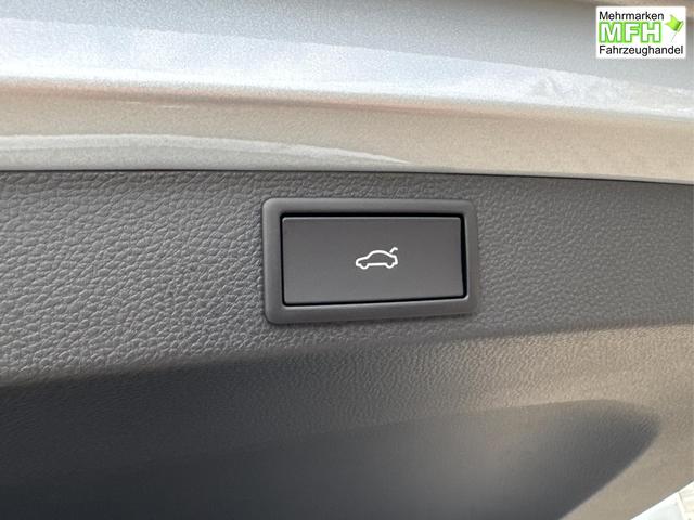 Skoda / Karoq / Silber / / / AHK+KAMERA+EL. HECKKL.+SHZ+ACC+KESSY+18''ALU