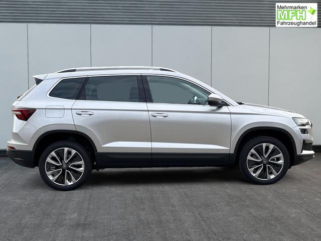 Skoda / Karoq / Silber / / / AHK+KAMERA+EL. HECKKL.+SHZ+ACC+KESSY+18''ALU