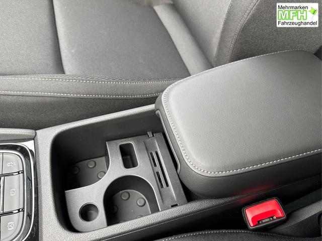 Skoda / Karoq / Silber / / / AHK+KAMERA+EL. HECKKL.+SHZ+ACC+KESSY+18''ALU