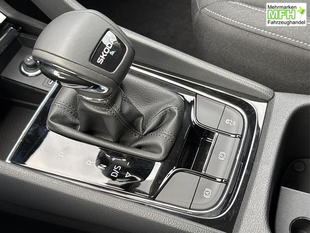 Skoda / Karoq / Silber / / / AHK+KAMERA+EL. HECKKL.+SHZ+ACC+KESSY+18''ALU