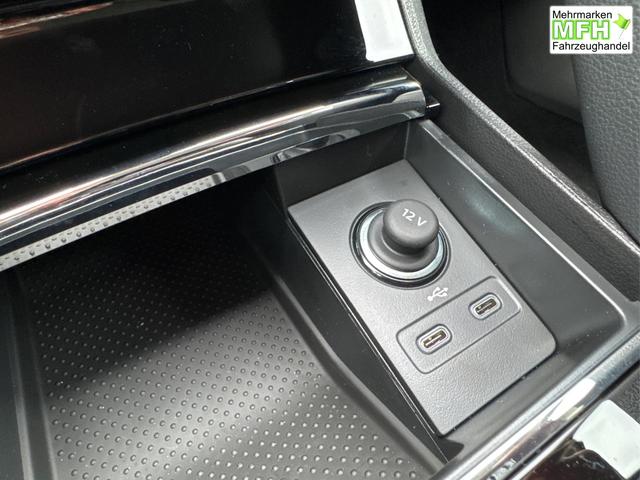 Skoda / Karoq / Grau / / / AHK+KAMERA+EL. HECKKL.+SHZ+ACC+KESSY+18''ALU