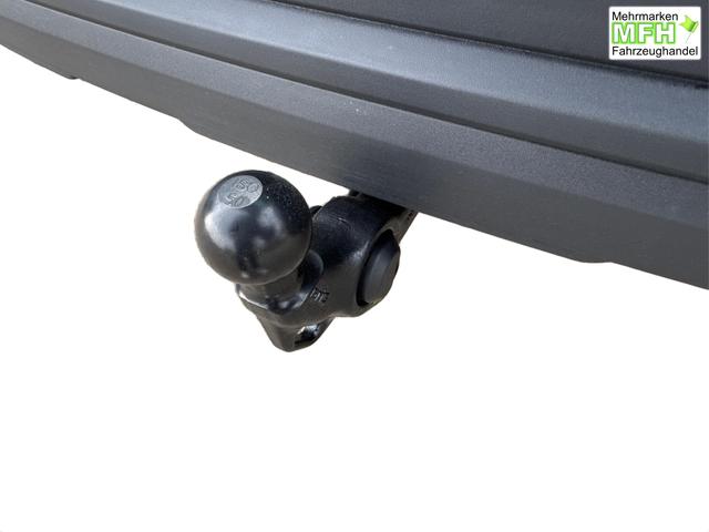 Skoda / Karoq / Grau / / / AHK+KAMERA+EL. HECKKL.+SHZ+ACC+KESSY+18''ALU