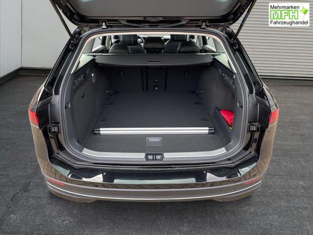Volkswagen / Passat Variant / Schwarz / / / DSG+AHK+MASSAGE+NAVI+ACC+KAMERA+LED+17 ALU