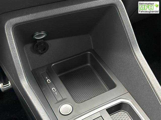 Volkswagen / Caddy / / / / NAVI+AHK+ACC+SHZ+KAMERA+LED+PDC