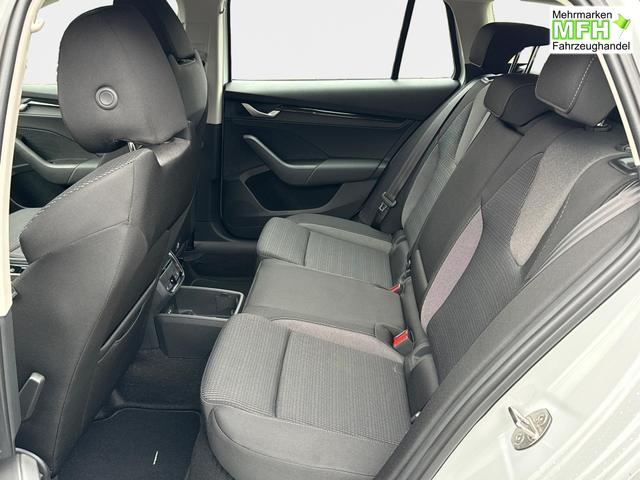 Skoda / Octavia Combi / Wei&szlig; / / / AHK+KAMERA+ACC+EL. HECKKL+SHZ