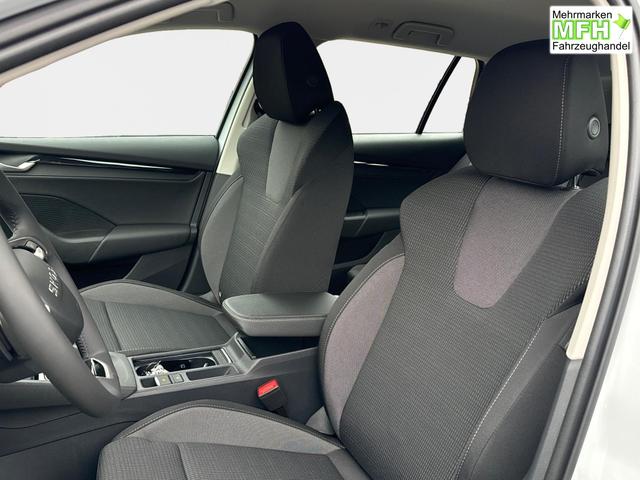 Skoda / Octavia Combi / Wei&szlig; / / / AHK+KAMERA+ACC+EL. HECKKL+SHZ