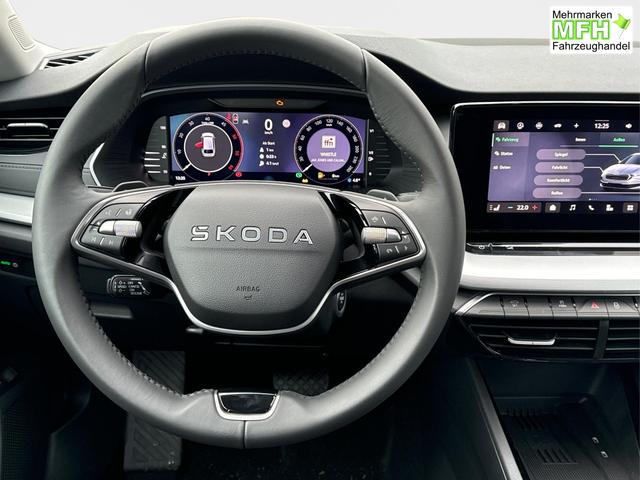 Skoda / Octavia Combi / Schwarz / / / AHK+KAMERA+ACC+EL. HECKKL+SHZ